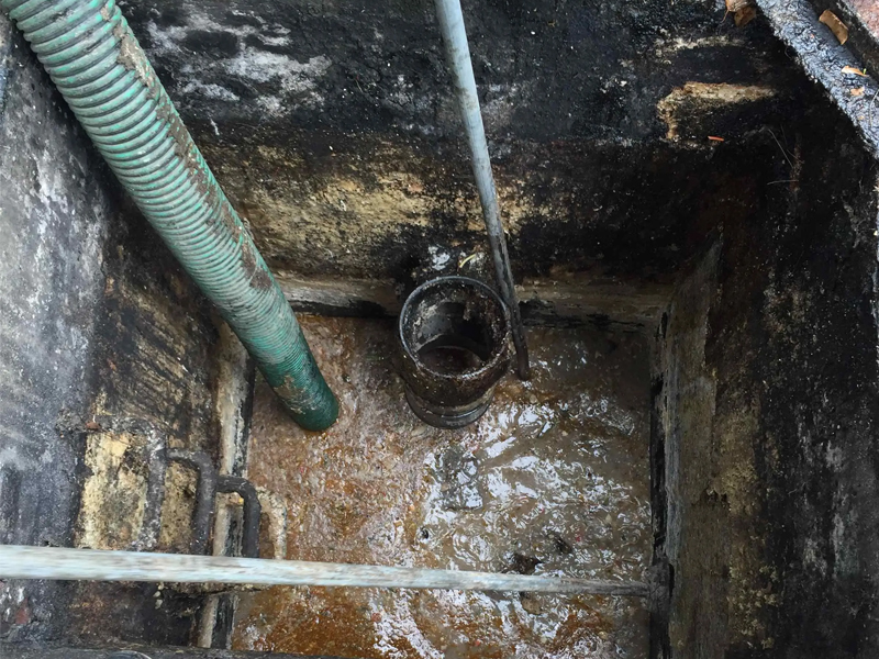 南水新村隔油池清理